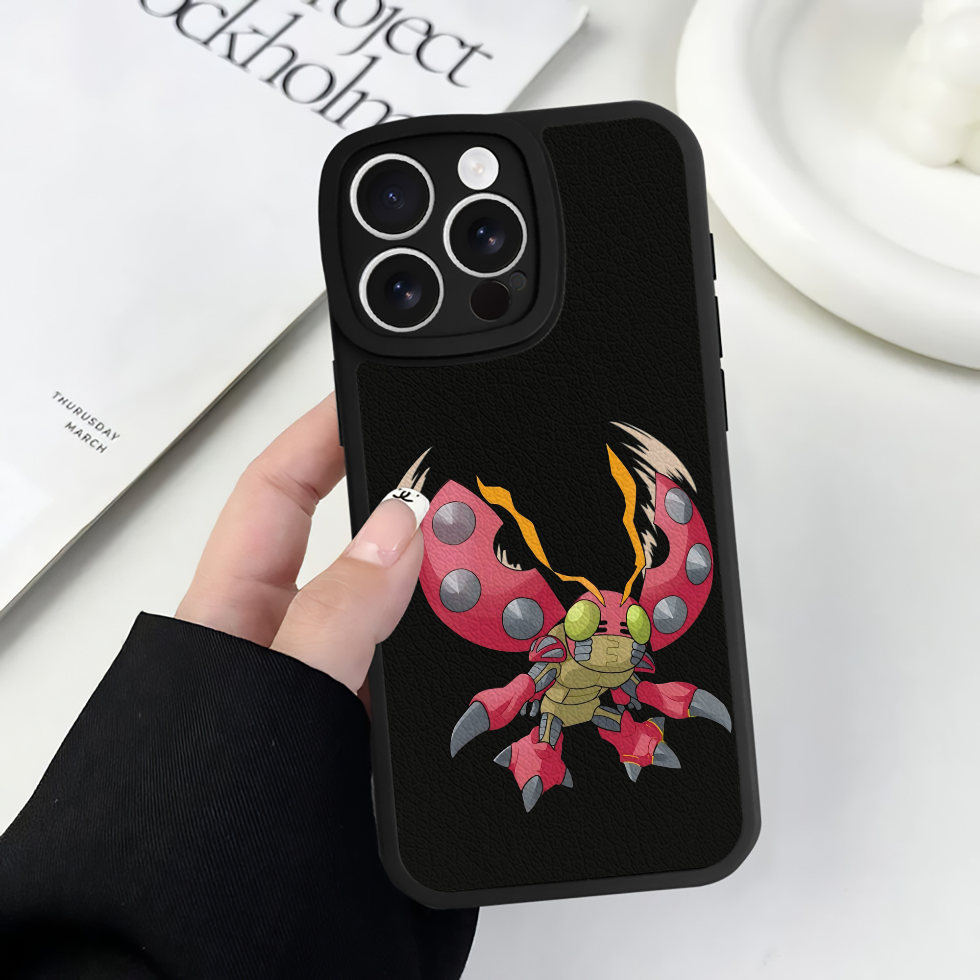 （画像用） Digimon デジタルモンスター/デジモン 【iPhone 16シリーズ対応】シリコンスマホケース（レザー調） 材質：シリコン